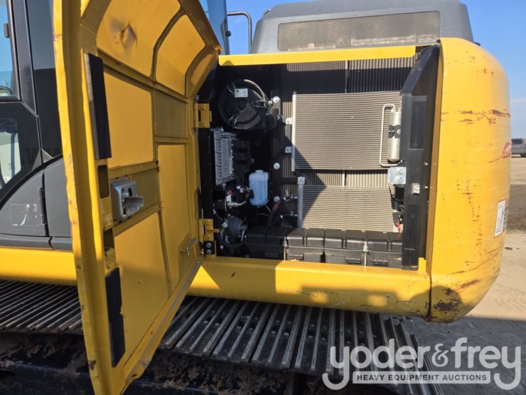 2022-deere-130g-image-50