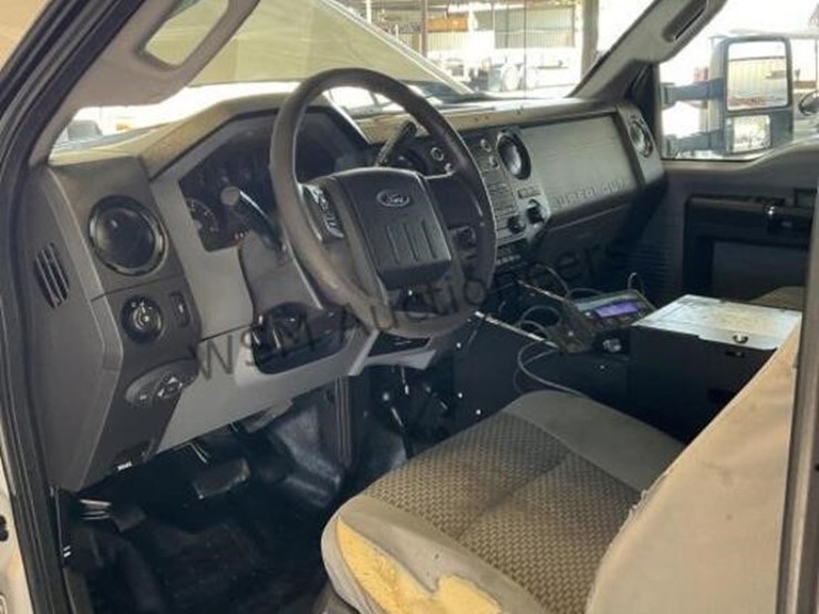 2016-ford-f550-image-27