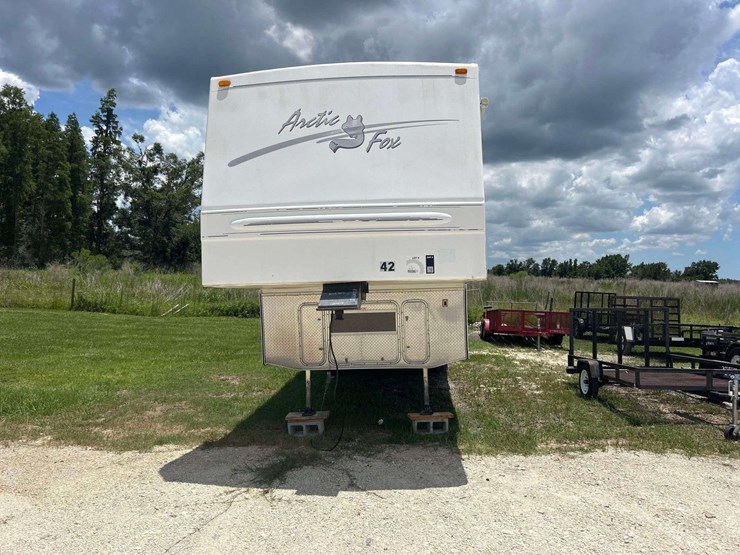 2005-northwood-artic-fox-29v-t/a-34ft.-5th-wheel-travel-trailer-image-27