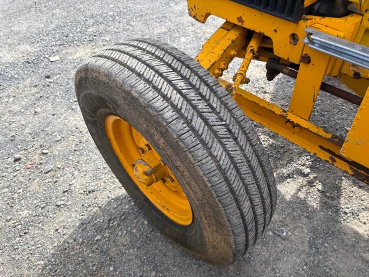 john-deere-301a-image-13