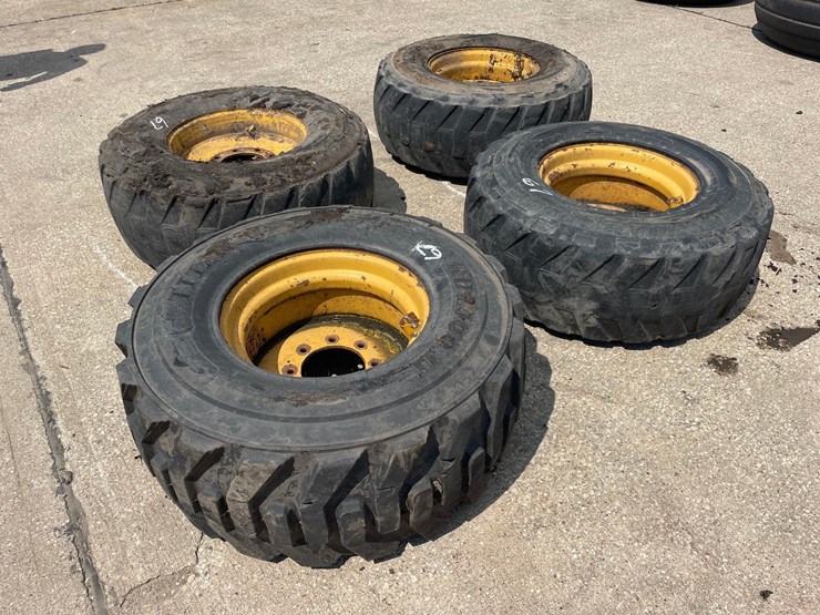 4-titan-14-17.5-skidloader-tires-image-1