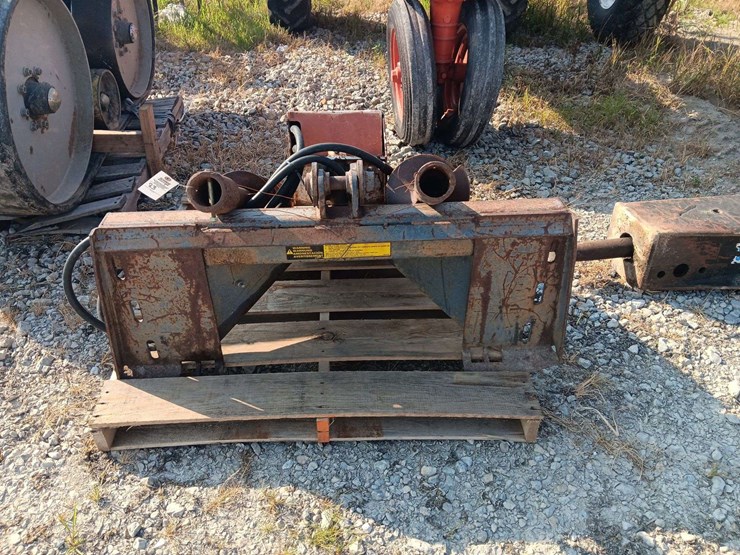 bobcat-hyd.-post-hole-digger-with-8''-and-12''-bits-image-1