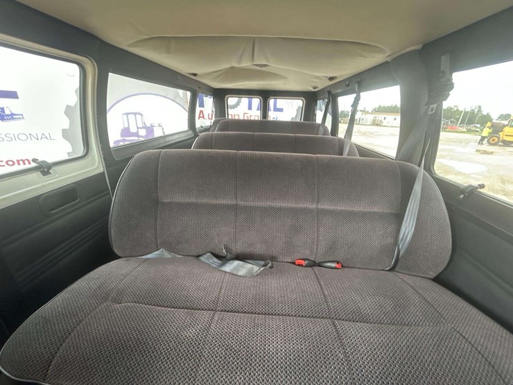 2001-dodge-ram-wagon-3500-passenger-van-image-20