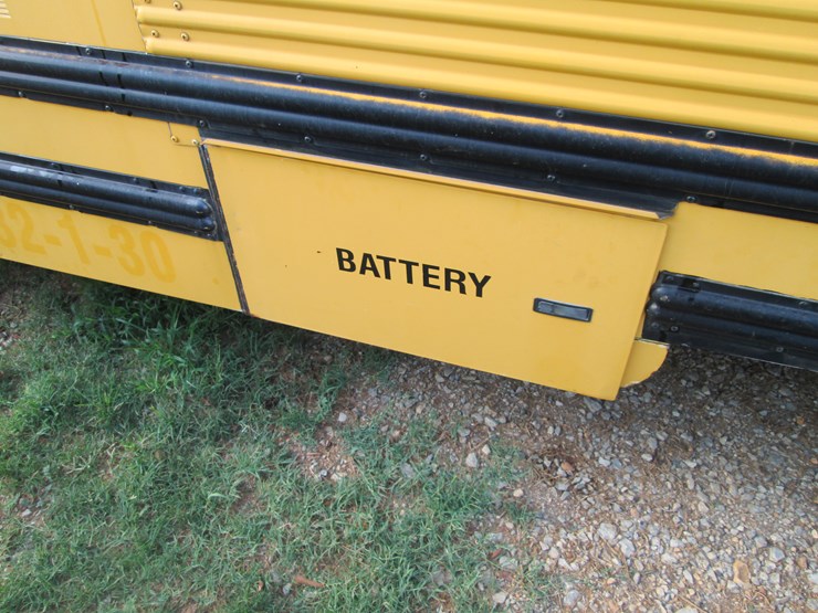 #18-•-#26806-•-1997-international-s/a-bus-1hvbdabk5vh469332-image-15