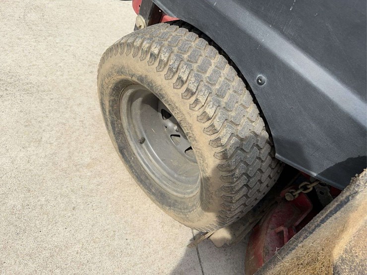 toro-titan-mx5400-zero-turn-mower-image-8