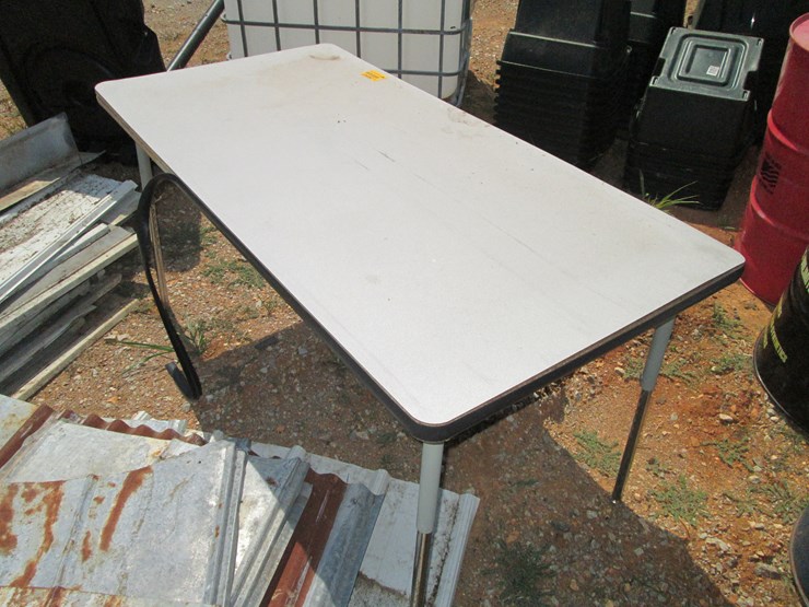 #96-•-#26847-•-table-&-misc-metal-image-3