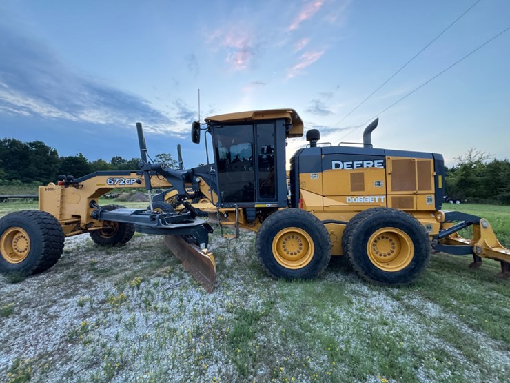 2018-john-deere-672-image-7
