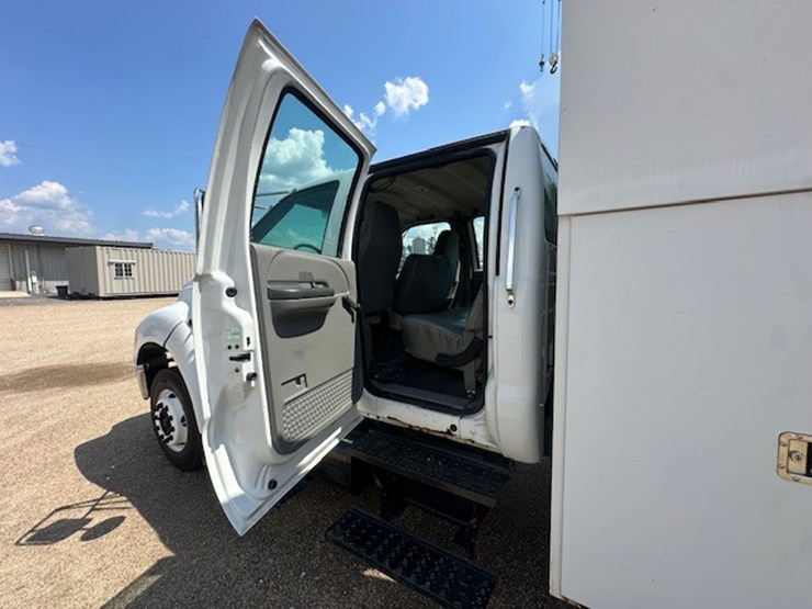 2009-ford-f650-image-45