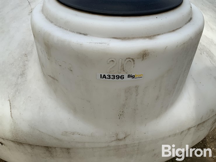 210-gal-plastic-water-tank-image-13