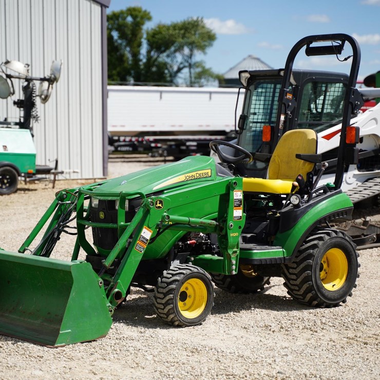 2018 JOHN DEERE 1025R
