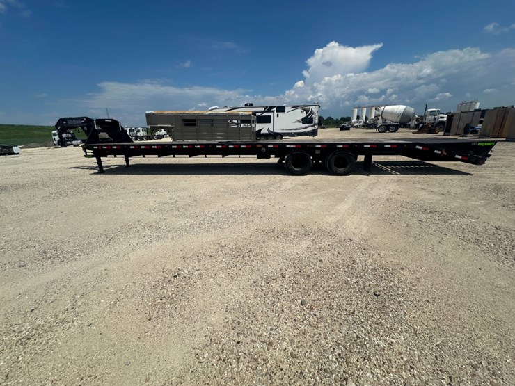 2022-gooseneck-load-trail-image-6