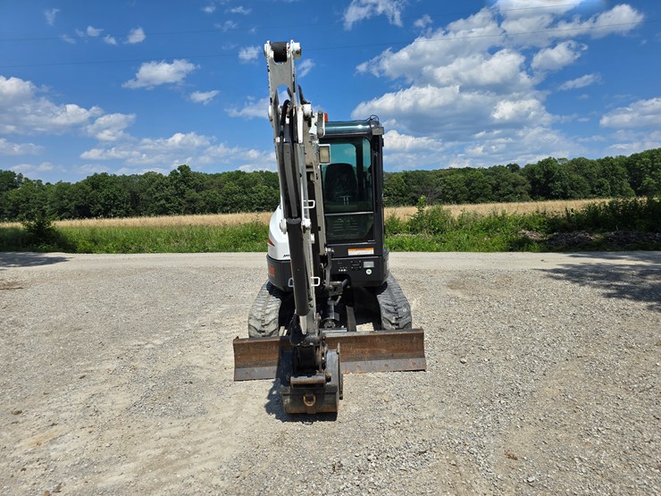 2012-bobcat-e35-image-40