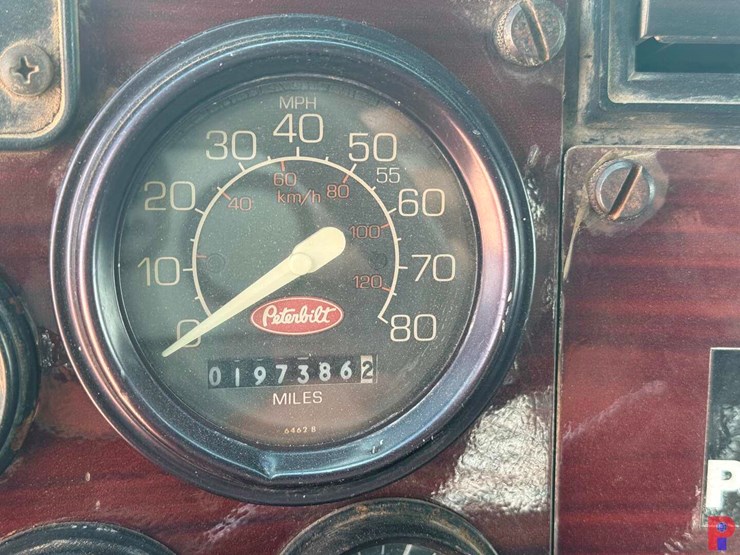 1992-peterbilt-357-image-17