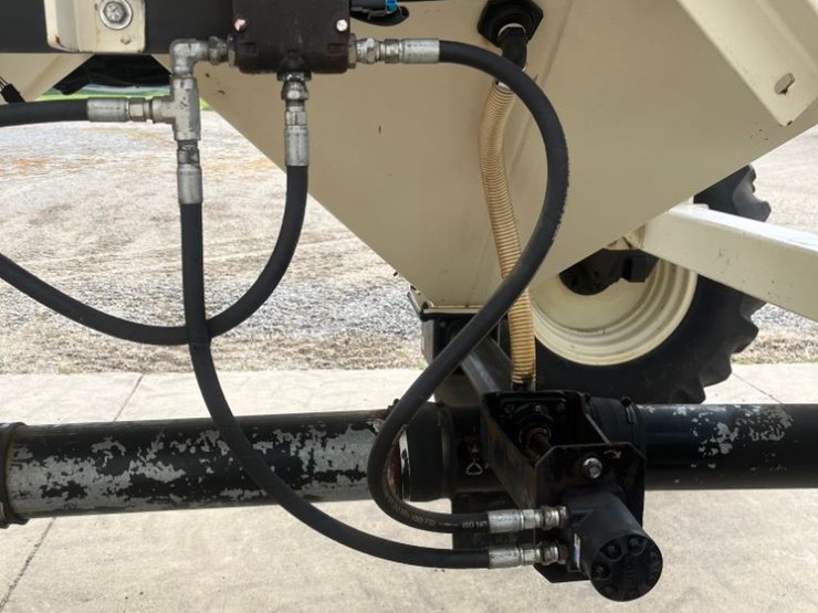 2005-bourgault-5200-image-11