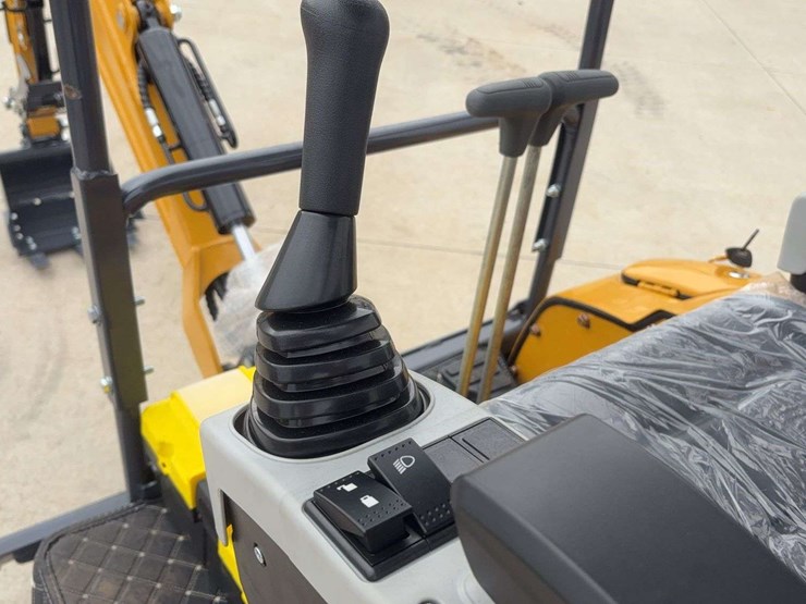 sdlanch-sdle20-mini-excavator-image-17