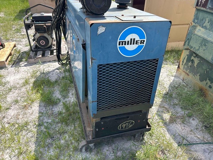 miller-wildcat-350-d-welder-image-10