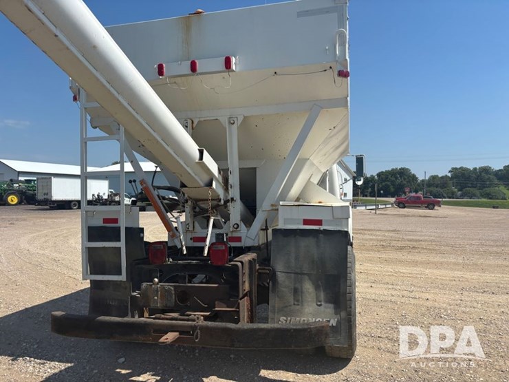2000-ihc-4900-dry-tender-truck-(dr12098,-unit-25102)-image-8