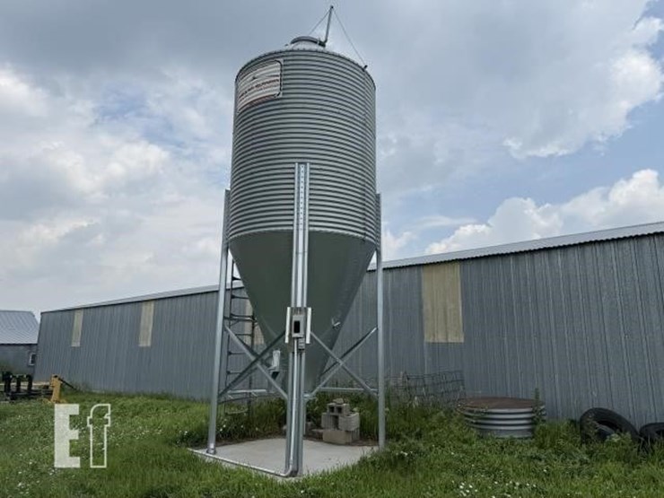 farmer-boy-ag-system-hopper-bin-(2)-32-image-1