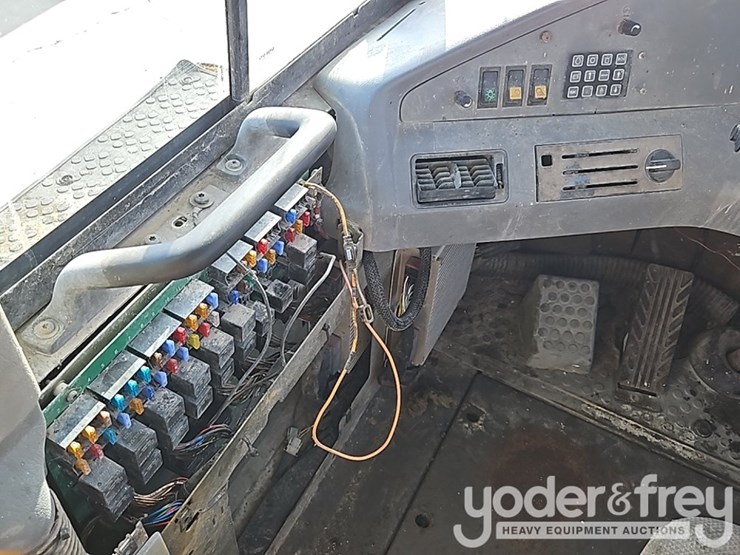 2009-volvo-a40e-image-31