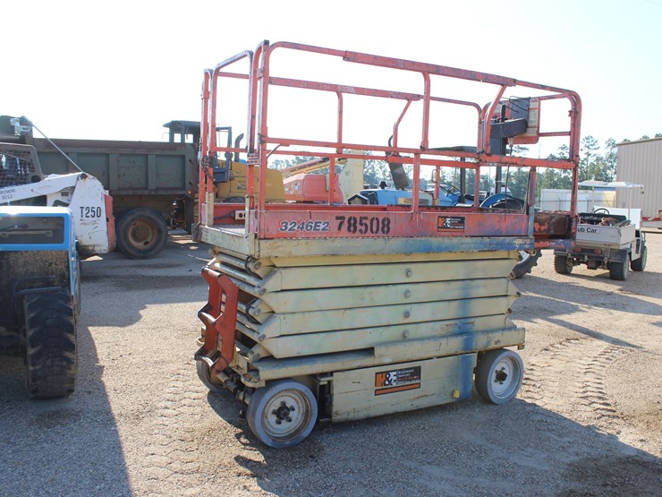#23057-•-scissor-lift,-model-3246e2-image-3