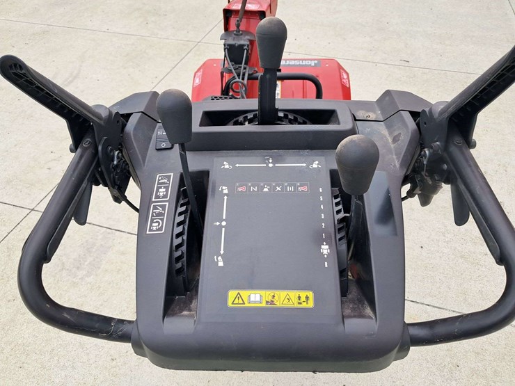jonesered-st-2368e-walk-behind-snow-blower-image-4