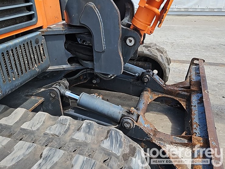 doosan-dx85r-3-image-13