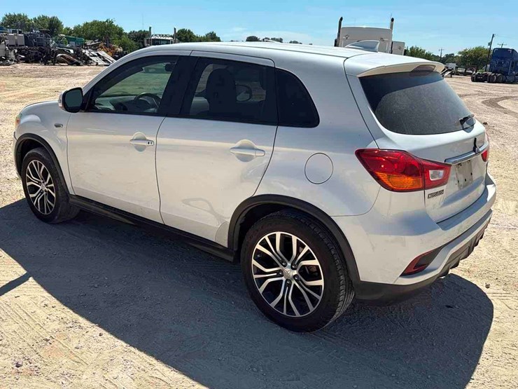 2019-mitsubishi-outlander-image-7