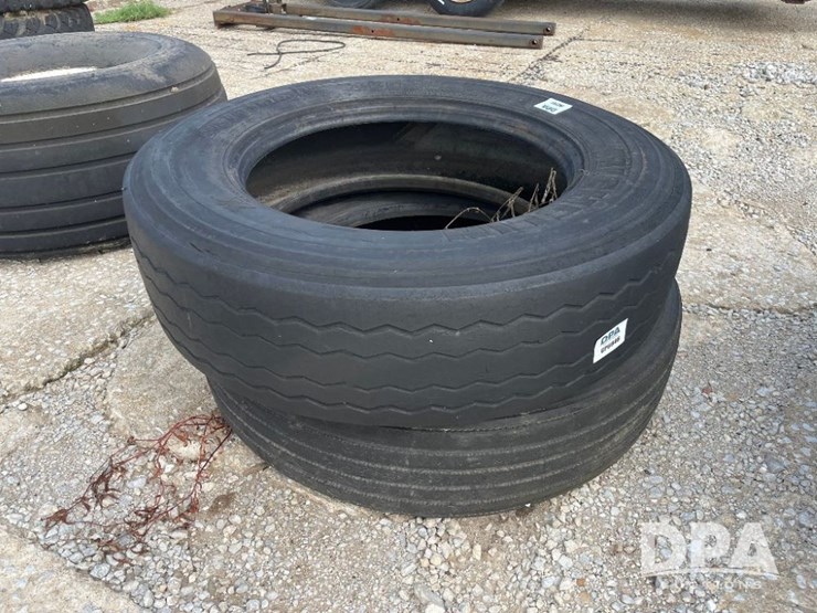 truck-tires-(jn2727)-image-2