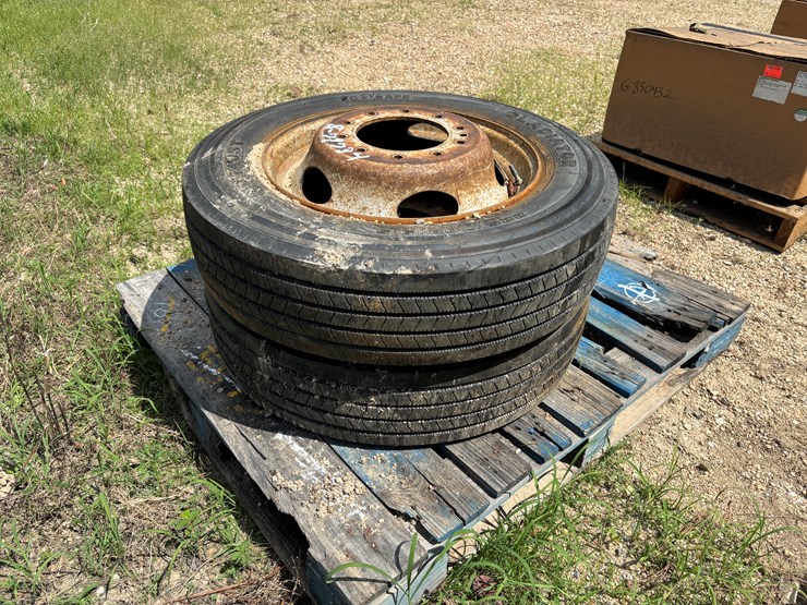 #79734-•-qty-2,-225/70r19.5,-10-lug-tires-and-rims-image-6