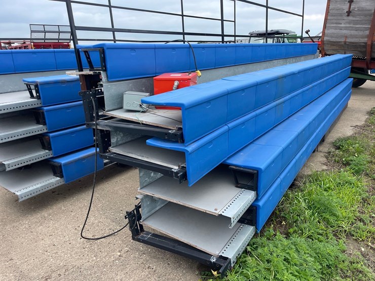 4-sections-of-bleachers-image-15