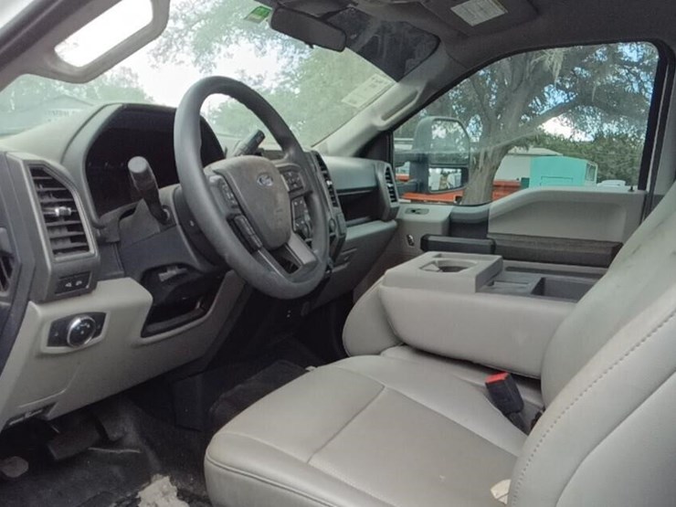 2022-ford-f450-image-3