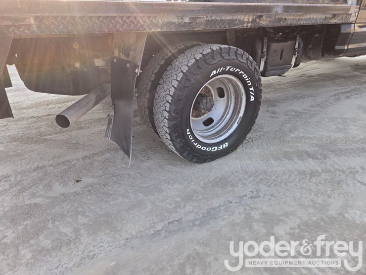 2022-ford-f350-xl-image-16