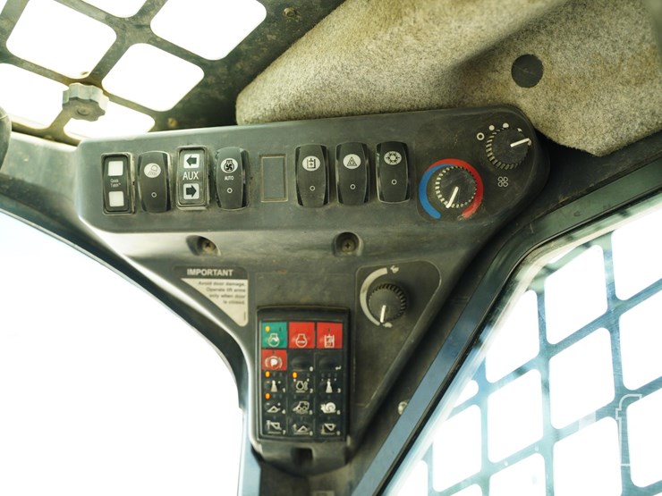 2015-deere-333e-image-29