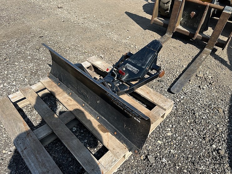polaris-atv-plow-image-1