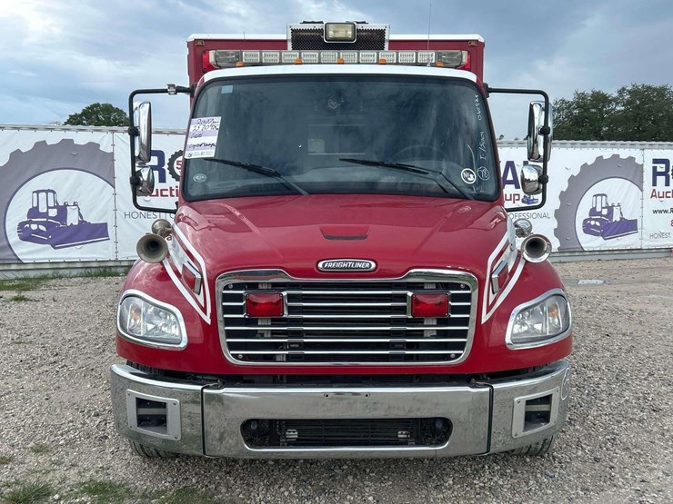 2007-freightliner-m2-106-ambulance-image-37