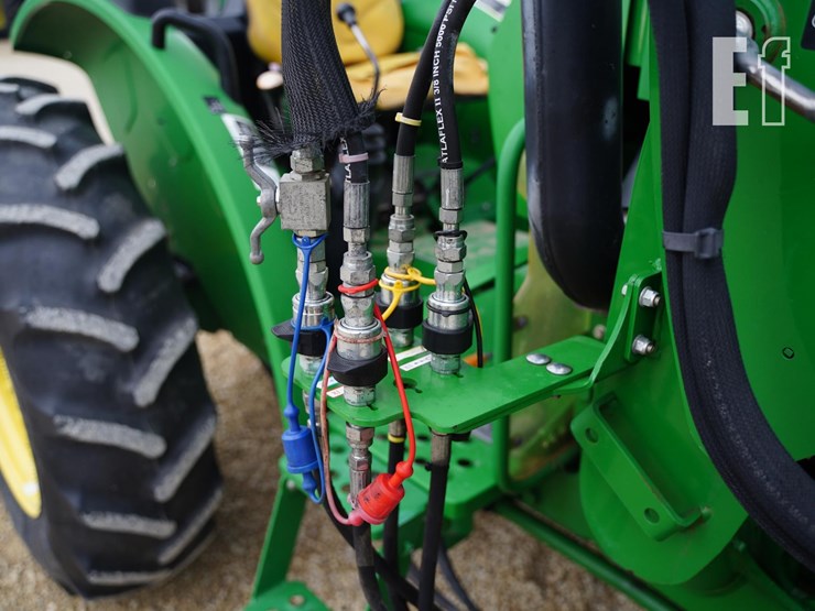 2015-john-deere-5075e-image-21