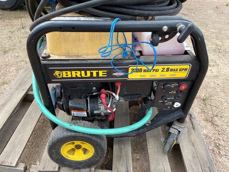 #4739-•-brute-pressure-washer-image-6