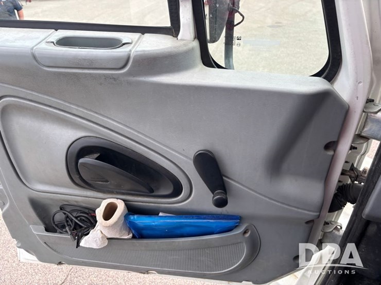 2007-international-durastar-4300-image-54
