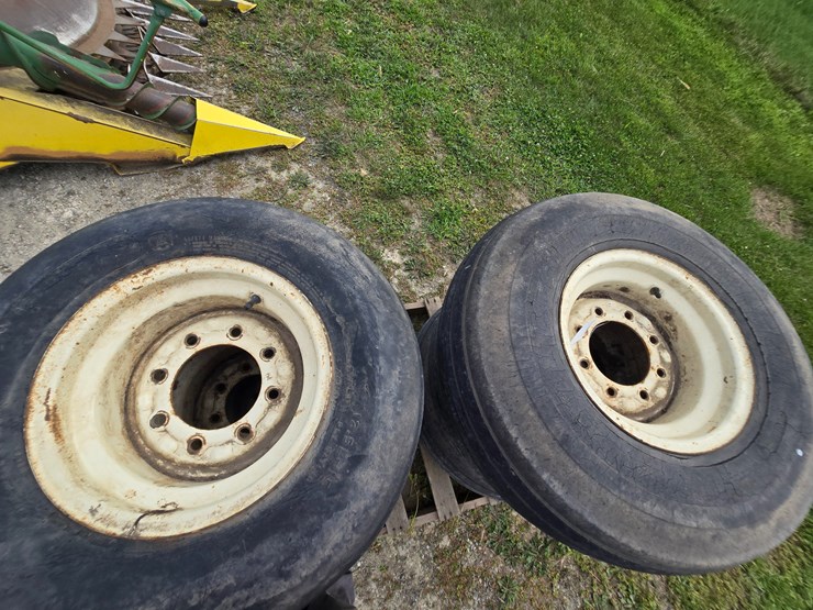 #367-•-tires-on-8-bolt-rims-image-2