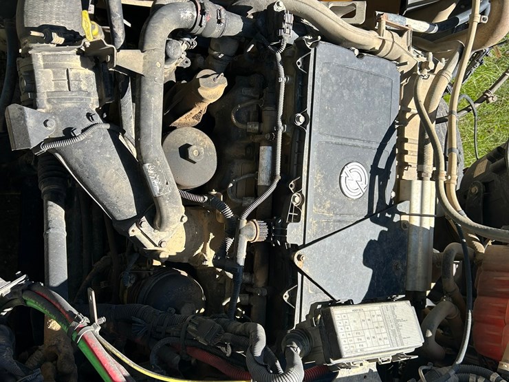 2016-western-star-4700sb-image-9