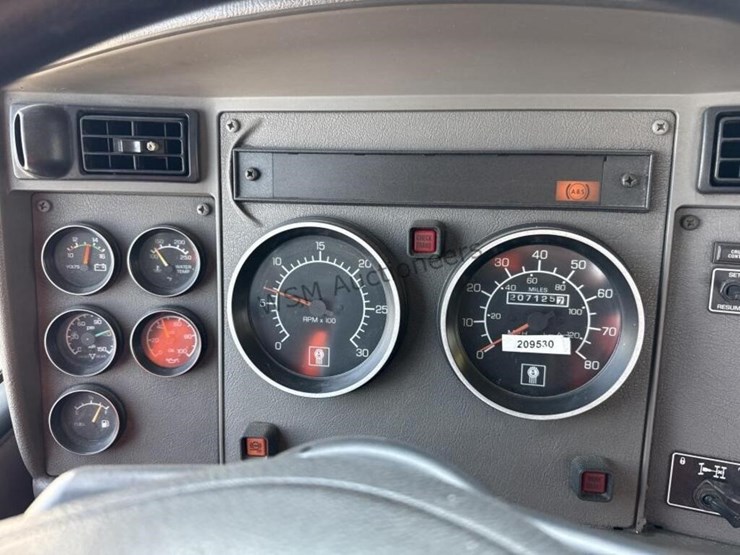 2006-kenworth-t300-image-19