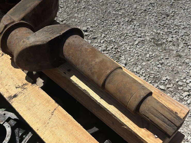 john-deere-model-g-crankshaft-image-3