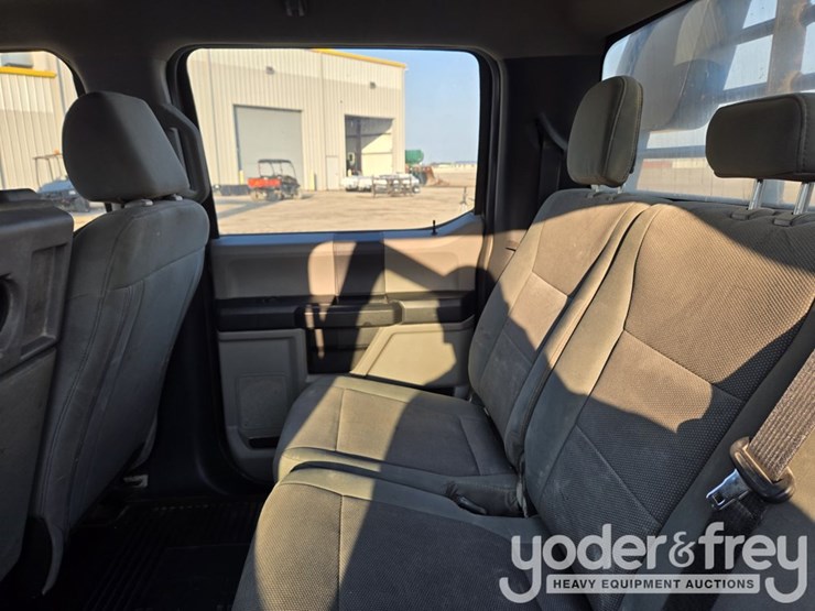 2022-ford-f350-xl-image-39