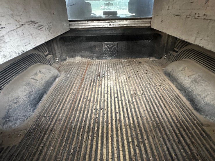 2011-dodge-1500-image-27