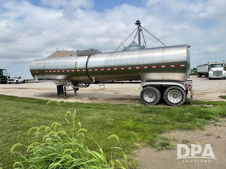 1984-fruehauf-tanker-image-11