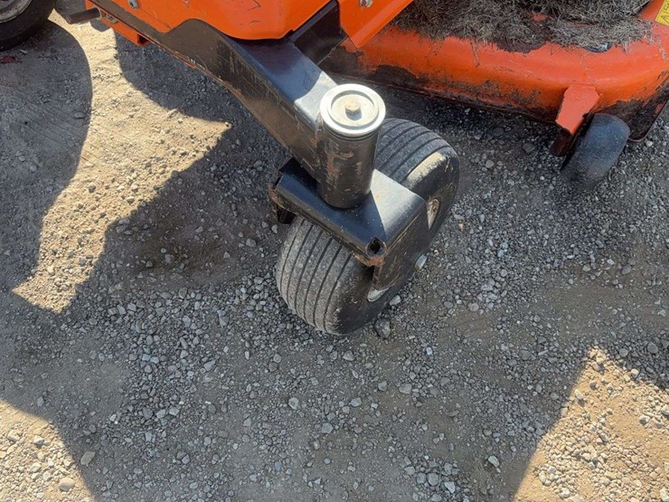 columbia-zero-turn-mower-image-9