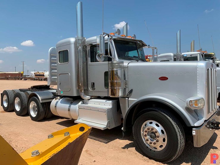 2013-peterbilt-388-image-41
