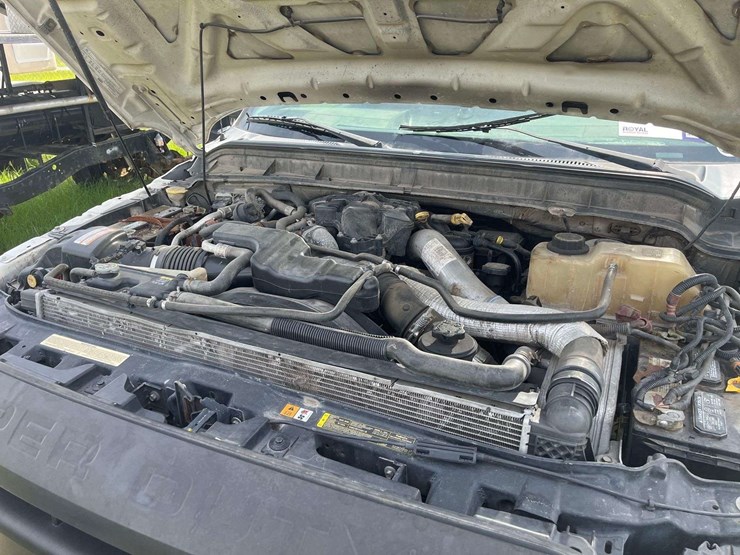 2011-ford-f550-image-29