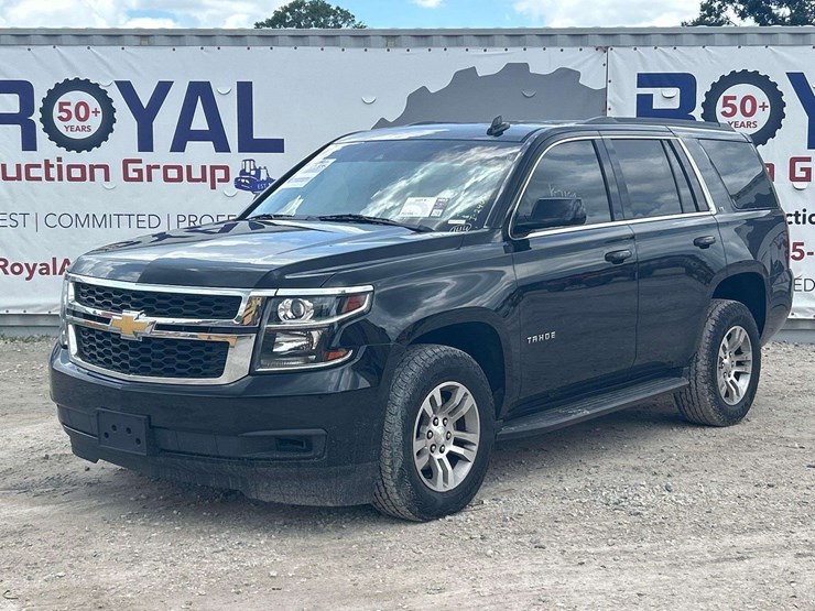 2019-chevrolet-tahoe-lt-image-1