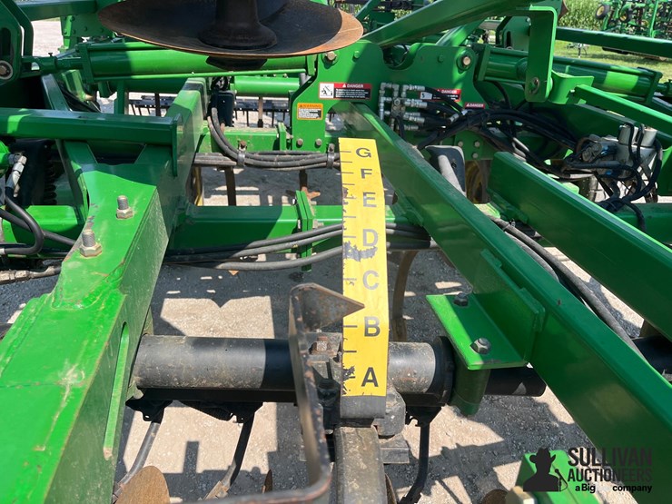 john-deere-2310-image-10